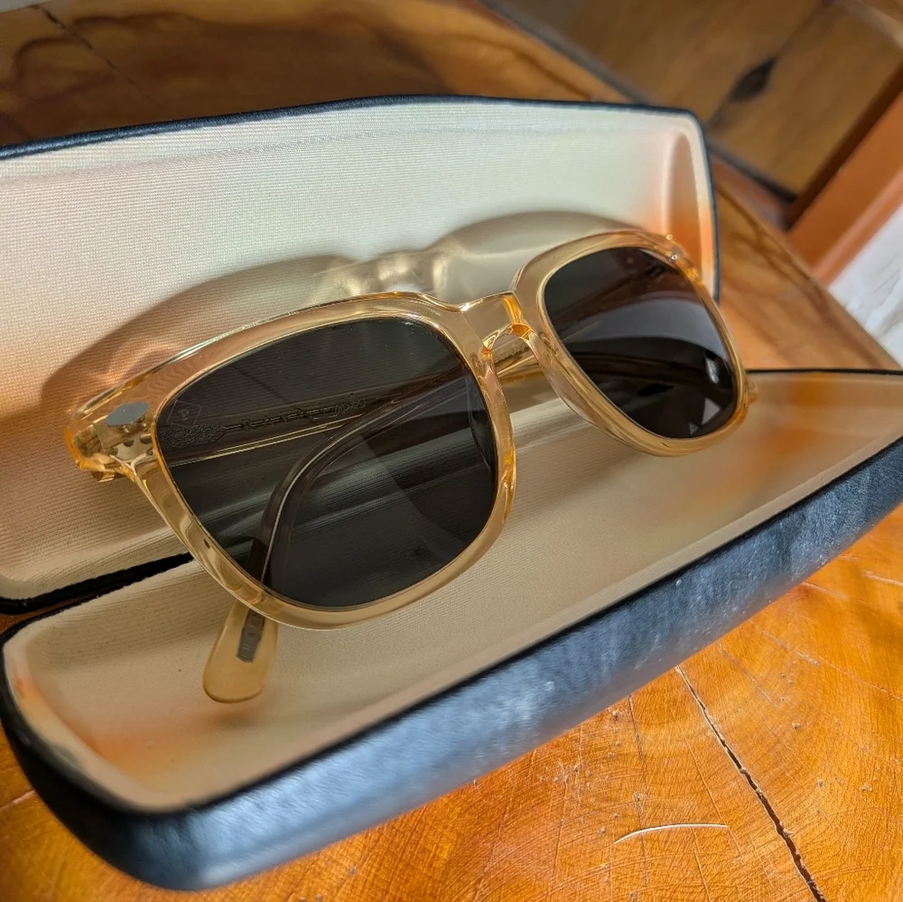 RAEN Arlo Polarized Champagne Crystal - Picture 1 of 5